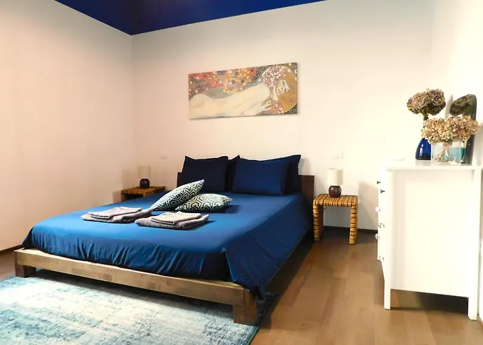 Center Aldrovandi Flat